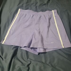 NIKE RUNNING SHORTS WOMEN'S SIZE MEDIUM PURPLE ATHLETIC WORKOUT SPORTSWEAR SHORT